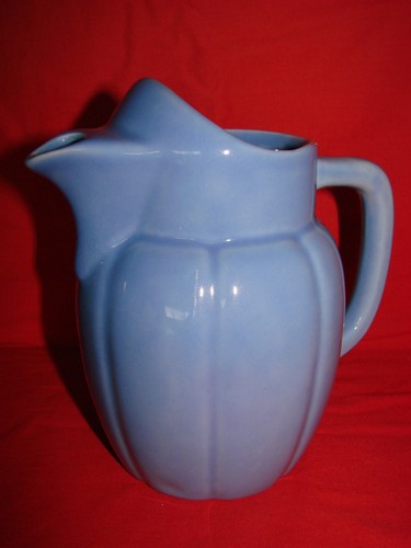 Ancien pichet faience st - en, la
