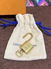 Cadenas LOUIS VUITTON doré