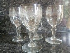 4 verres apéritif, vin gravés anciens Facettes Guirlande Fleurs en étoiles 10cl