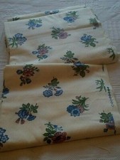 Trois grands coupons de tissu
