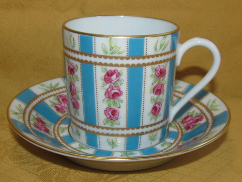Tasse sous - tasse, et