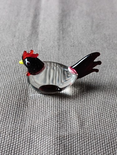 Petite poule verre de - petite, en