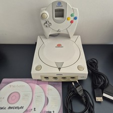 Console Sega Dreamcast avec cables manette et jeux Vintage Retrogaming