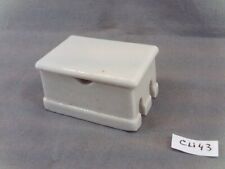 Ancien fusible en porcelaine, à fil d'étain, 4 bornes à vis, 60 x 40 mm  (CU43)