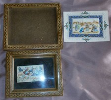 2 Miniatures orientales peintures sur plaque, cadre façon micro mosaïque :usures
