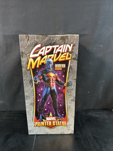 Bowen captain marvel statue - captain,