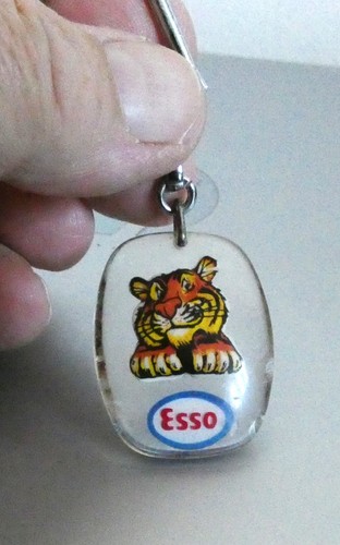 Ancien porte cle - , tigre