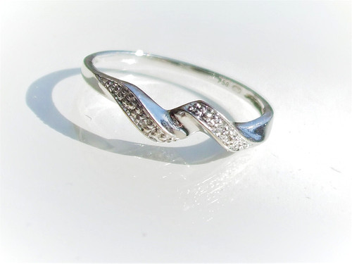 Jolie bague blanc - jolie,