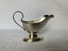 Petite saucière métal argenté 2 poinçons à identifier.