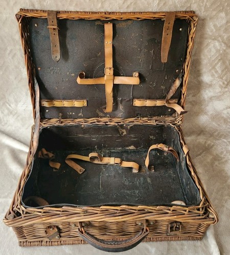 Ancien valise pique - , nique