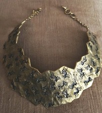 Collier Plastron Femme Biche