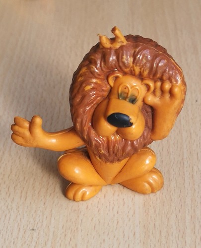 Figurine vintage lion credit - vintage,