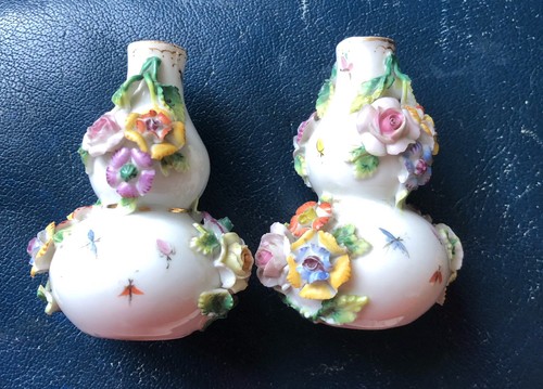 Deux petits flacons - anciens, en