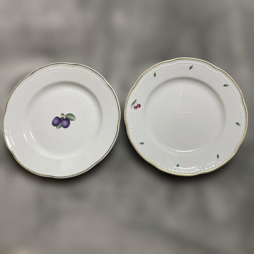 Lot assiettes à motifs - de, 2