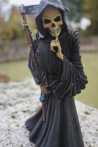 Hf1039 figurine la faucheuse - ,