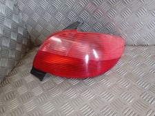 Feu arrière droit - PEUGEOT