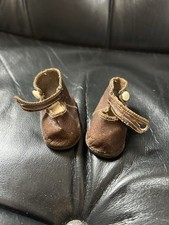 JOLIES CHAUSSURES POUR POUPÉE