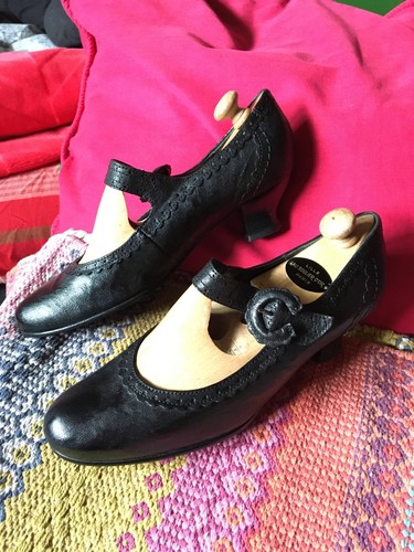 Superbes chaussures bride - superbes, à
