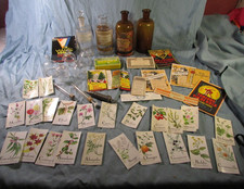 Objets d'ancienne pharmacie 4 flacons ,ventouses , boite , seringues, étiquettes