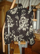 Elisa Cavaletti-Chemise ht de gamme,rare comme neuve mise 1 fois-T: XS ou 34/36