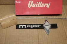 logo, insigne QUILLERY neuf d'origine RENAULT 8 MAJOR