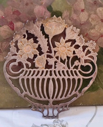 Ancien dessous plat en - dessous,