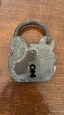 cadenas ancien en fer sans