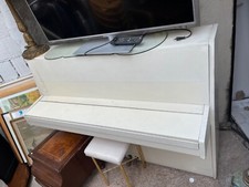Piano droit Fazer avec son tabouret (livraison en main propre possible) 