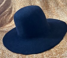 Capeline noire, feutre, poils, amidonnée,  T57 à T 59 hommes/femme