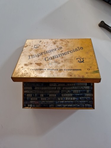Boite tole ancienne imprimerie - boite,