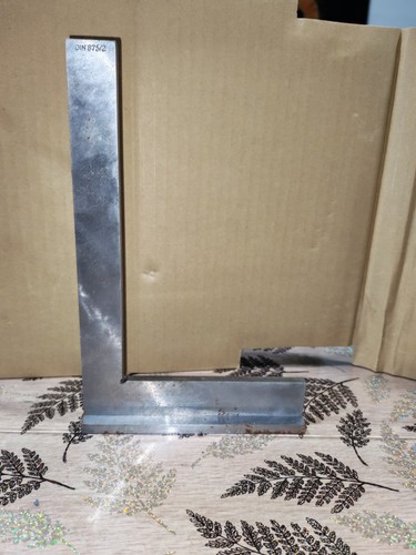 Equerres chapeau din - ,