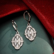 Boucles d'oreilles Argenté Dormeuses Style Art Deco Feuille Serti CZ Blanc SB8