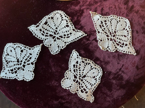 Dentelle ancienne aux fuseaux - dentelle,