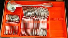 Ménagère métal argenté,12 cuillères,12 fourchettes,12 cuillères à dessert+Louche