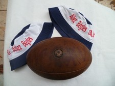ANCIEN  BALLON DE RUGBY EN CUIR ,SUPER ETAT,VESSIE NEUVE;