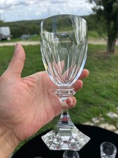 JOLI GRAND VERRE A EAU EN CRISTAL DE SAINT LOUIS MODELE CHAMBORD