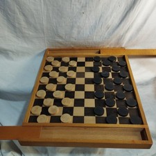 ancien plateau de jeu en bois