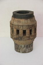 Ancien moyeu de roue en bois pour pied de lampe