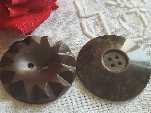 Duo gros boutons anciens - , art