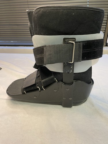 Walking boot for right foot - walking,