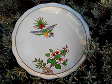 Beau plat ancien en EMAUX de  LONGWY  couronne blason décor oiseau fleur