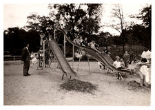 France, Neuilly sur Seine, parc, jeux pour enfants Vintage silver print Tirage