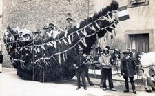 CPA 11 TALAIRAN CARTE PHOTO DU CARNAVAL DE TALAIRAN  ATTELAGE DU CHAR FLEURI LA