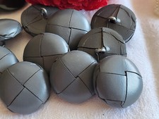 trio gros boutons vintage gris