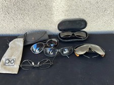 Lot de 5 paires de lunettes anciennes et modernes + étuis avec rayures