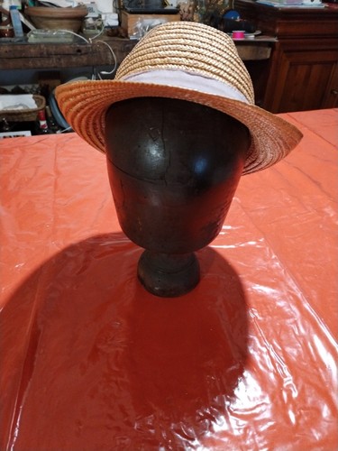Marotte bois forme chapeau - a,