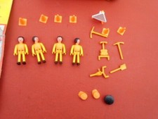 Petite Figurines MAJOKIT avec Petits Accessoires et Boite