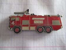 pin's  camion sapeur pompier  AEROPORT NICE