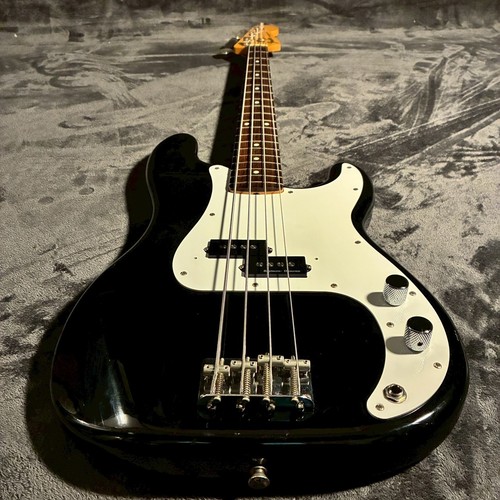 43 noir - (fender, japan)