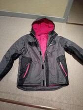 tenue de sport d'hiver, en excellent état, servit qu'une fois .